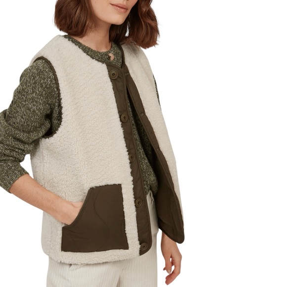 HARTFORD ALTERNATIVE CLASSICS Reversible Sherpa Quilted Nylon Puffer Gilet - Picture 2 of 10